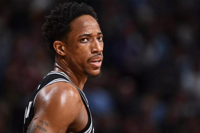 法尔14分14板7帽布莱克尼30分 肯帝亚不敌新疆