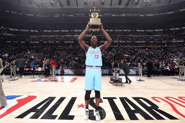 马尚沃特斯合砍42分 广东力克浙江开季两连胜